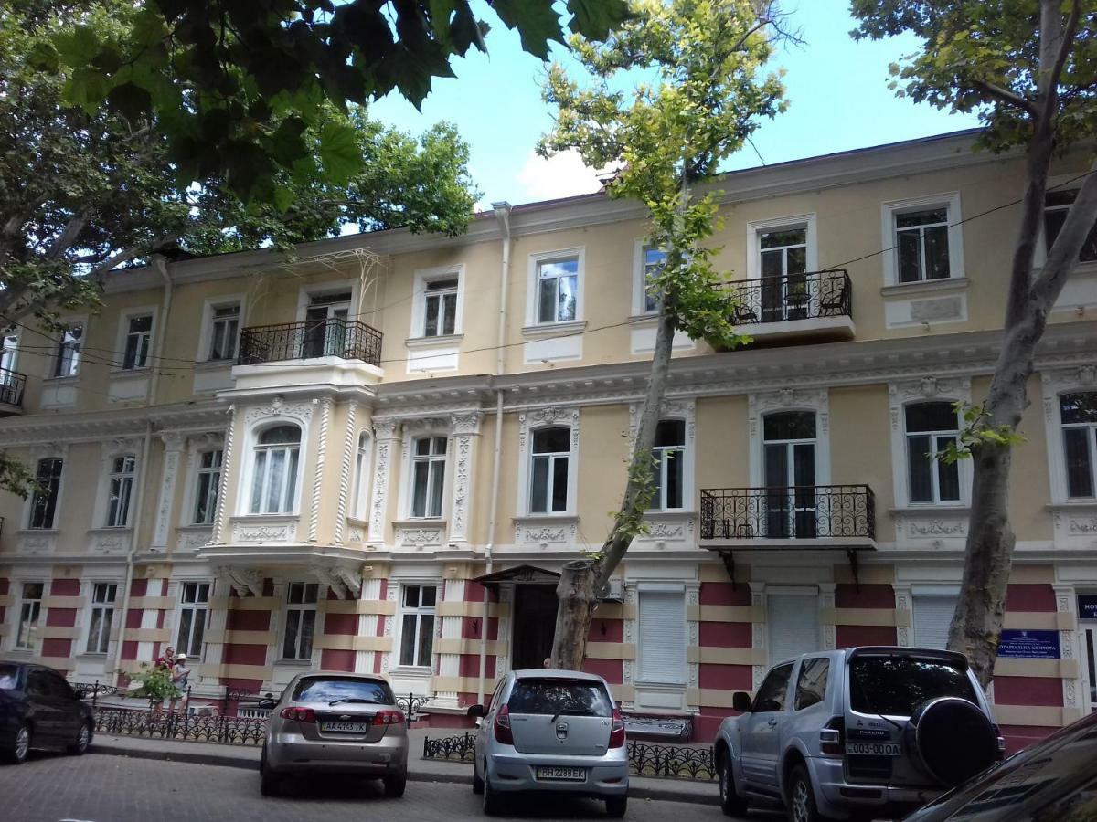 Comfort Near Opera Theater Odesa Exterior foto